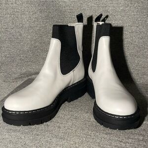 Marc Fisher Patrick Pull On Leather Booties. NEW